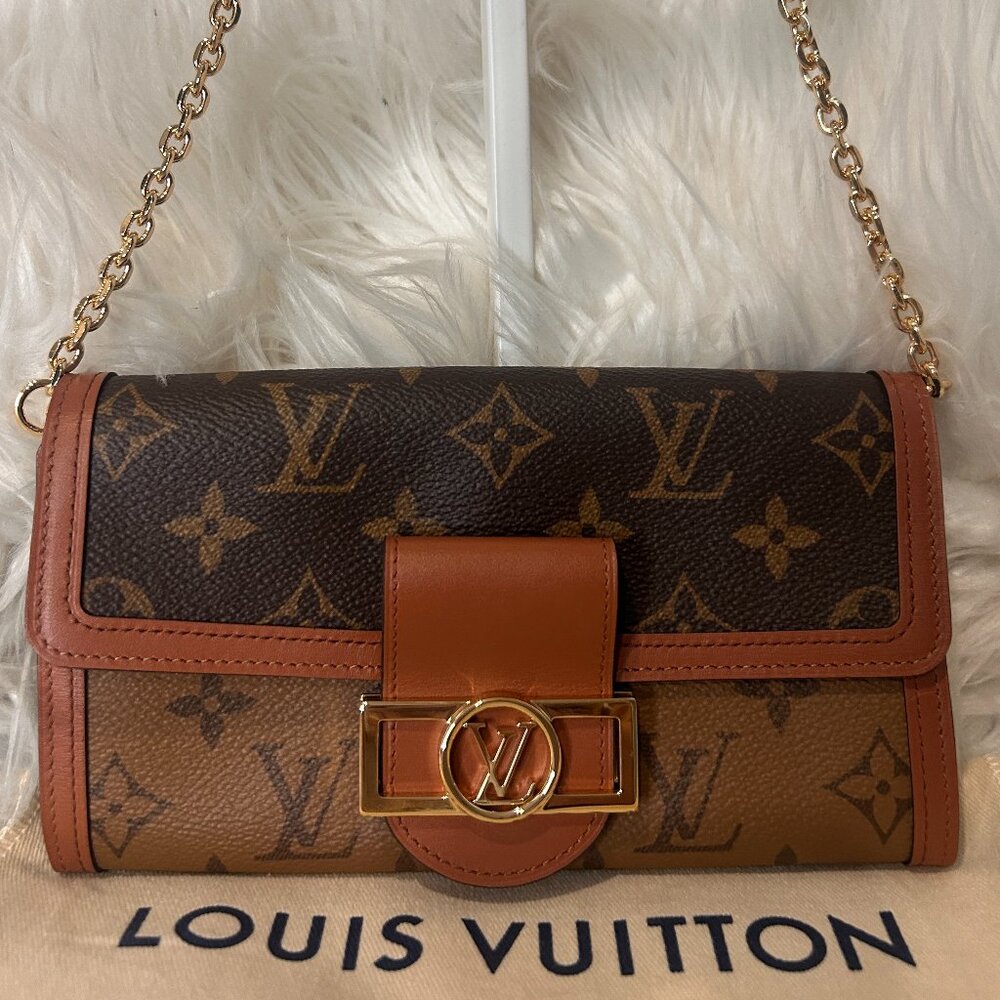 Louis Vuitton Sarah Dauphine Wallet  in Monogram Reverse canvas with chain WOC